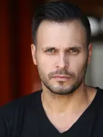 Max Decker