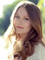 Cara Theobold