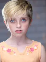 Farrah Mackenzie
