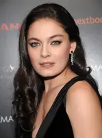 Alexa Davalos