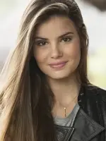 Camila Queiroz