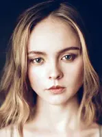 Ксения Отинова