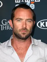 Sullivan Stapleton