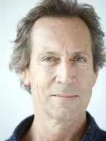 Jonathan Hyde