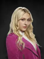 Alyvia Alyn Lind