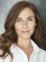 Mona Martínez