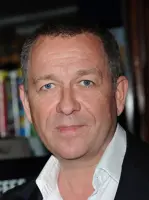 Sean Pertwee