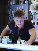 Константин Анисимов, бармен