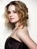 Allie Grant